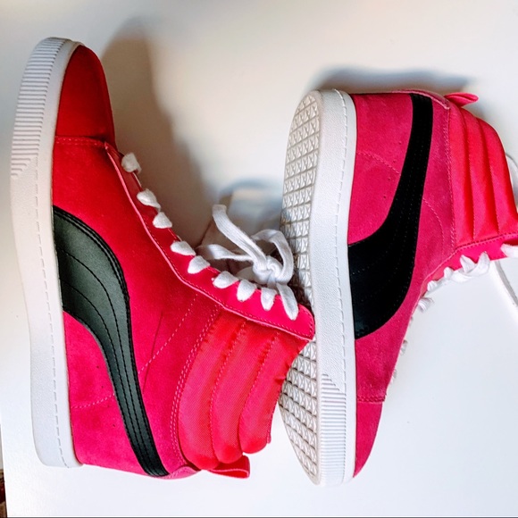 Puma Shoes - ADORABLE PUMA PINK WEDGES TENNIS SHOES 👟